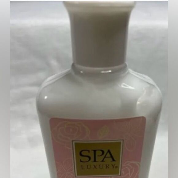 🎁 Spa Luxury Rose And Vanilla Scented
Body Lotion 8OZ (227g) - Picture 4 of 7